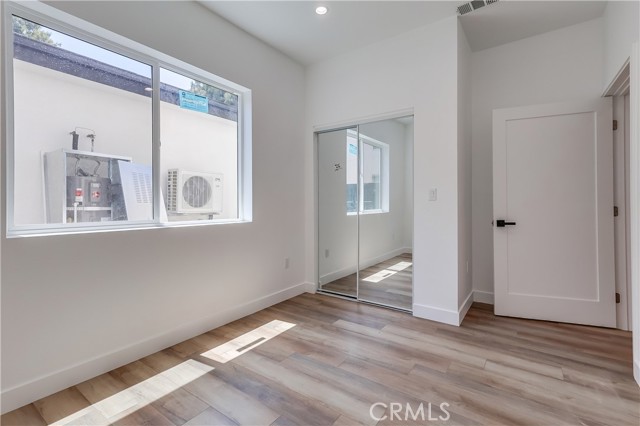 MLS #OC25225401 image #17