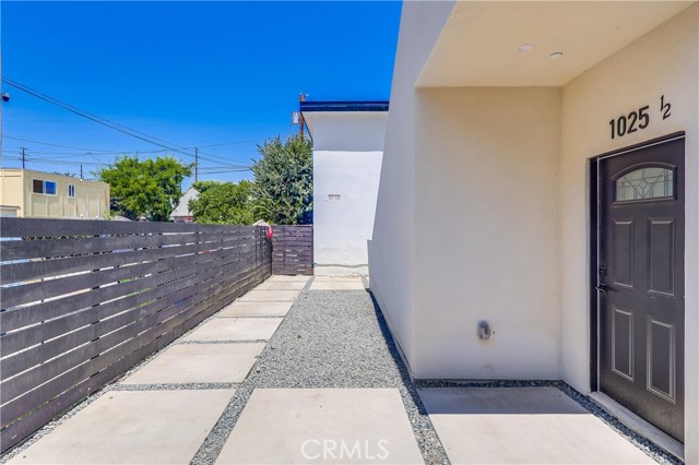 MLS #OC25225401 image #2