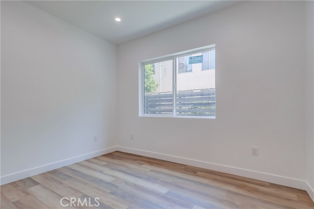 MLS #OC25225401 image #25
