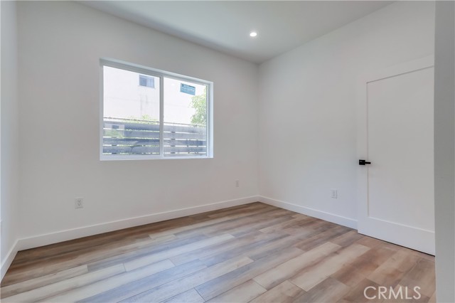 MLS #OC25225401 image #26