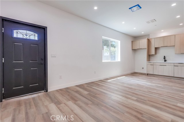 MLS #OC25225401 image #3