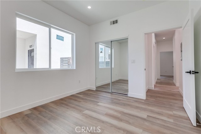 MLS #OC25225401 image #30