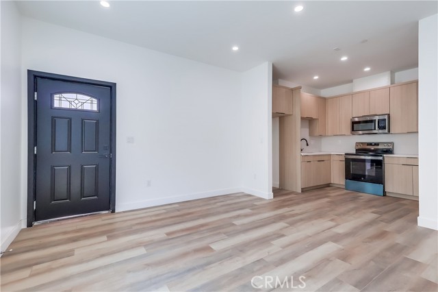 MLS #OC25225401 image #35