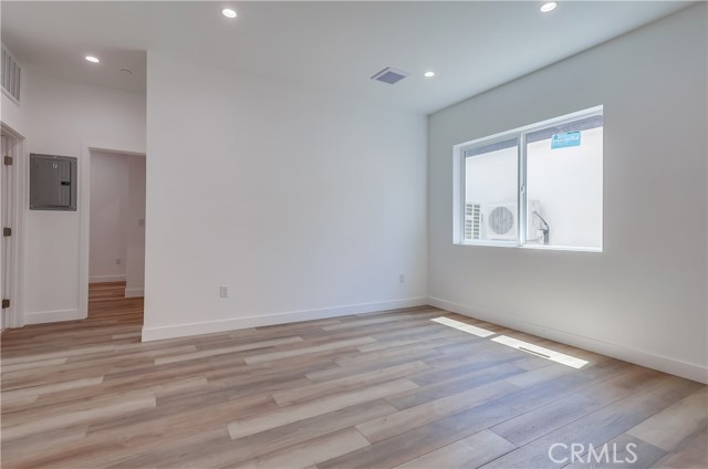 MLS #OC25225401 image #39