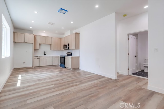 MLS #OC25225401 image #4