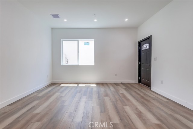 MLS #OC25225401 image #43