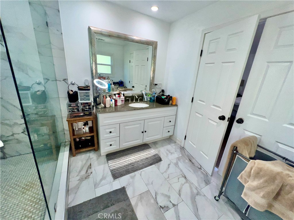 MLS #OC25225415 image #23