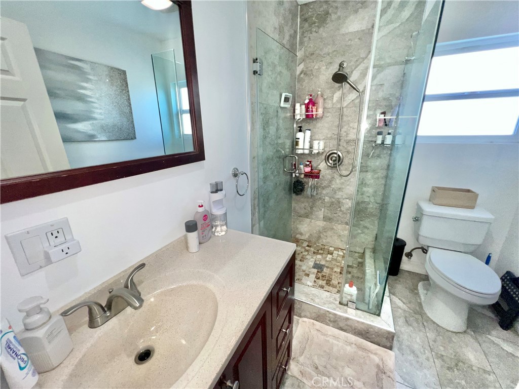 MLS #OC25225415 image #35