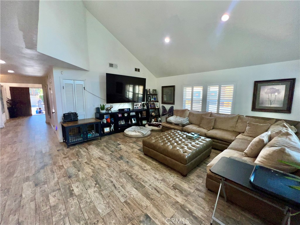 MLS #OC25225415 image #6