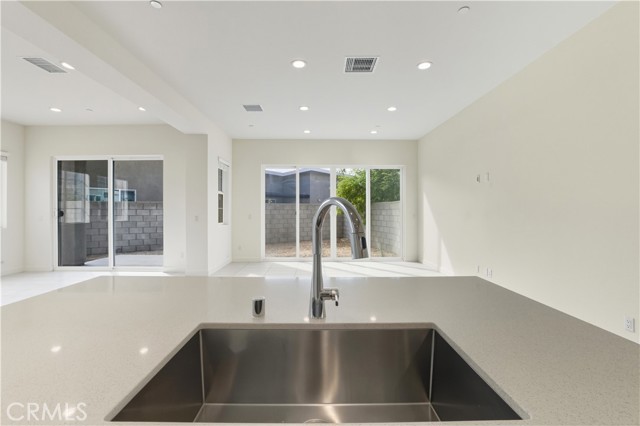 MLS #OC25225551 image #11