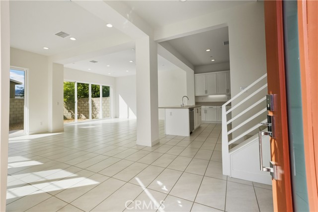 MLS #OC25225551 image #4