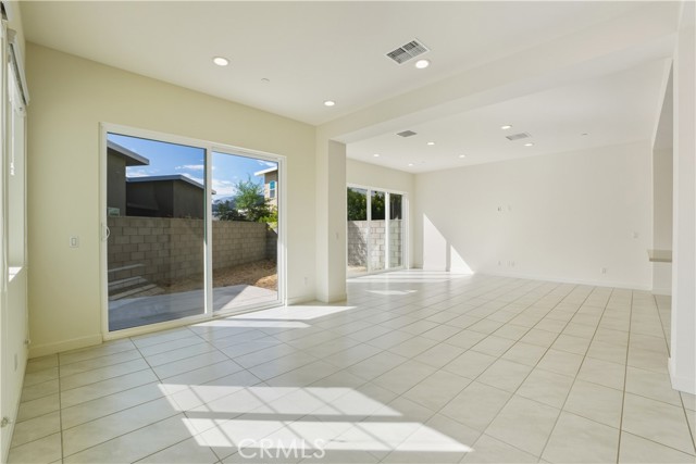 MLS #OC25225551 image #5