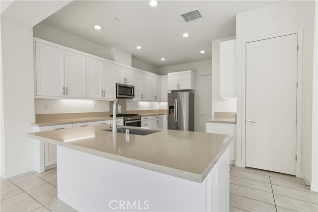 MLS #OC25225551 image #7