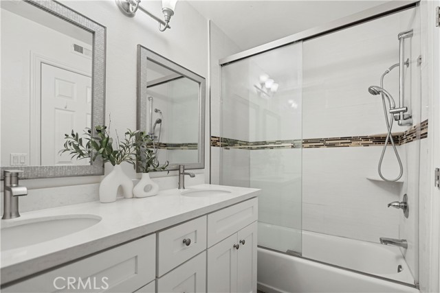 MLS #OC25225622 image #23