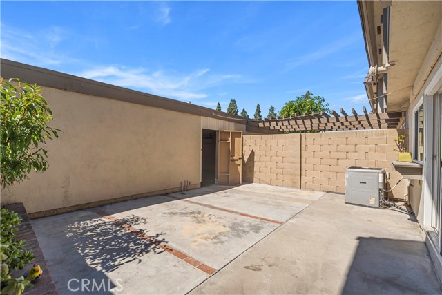 MLS #OC25225622 image #27