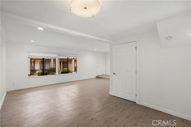 MLS #OC25225622 image #3