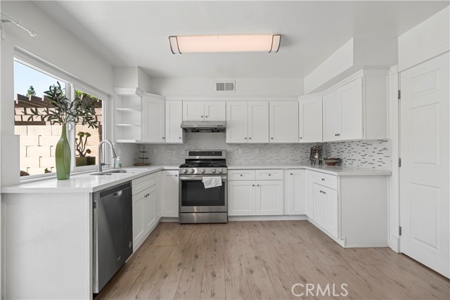 MLS #OC25225622 image #6