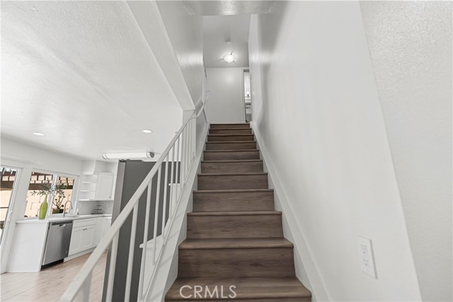 MLS #OC25225622 image #9