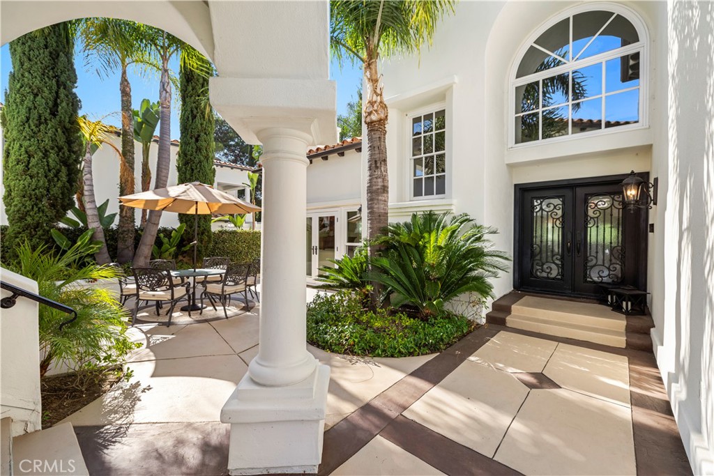 MLS #OC25225660 image #0