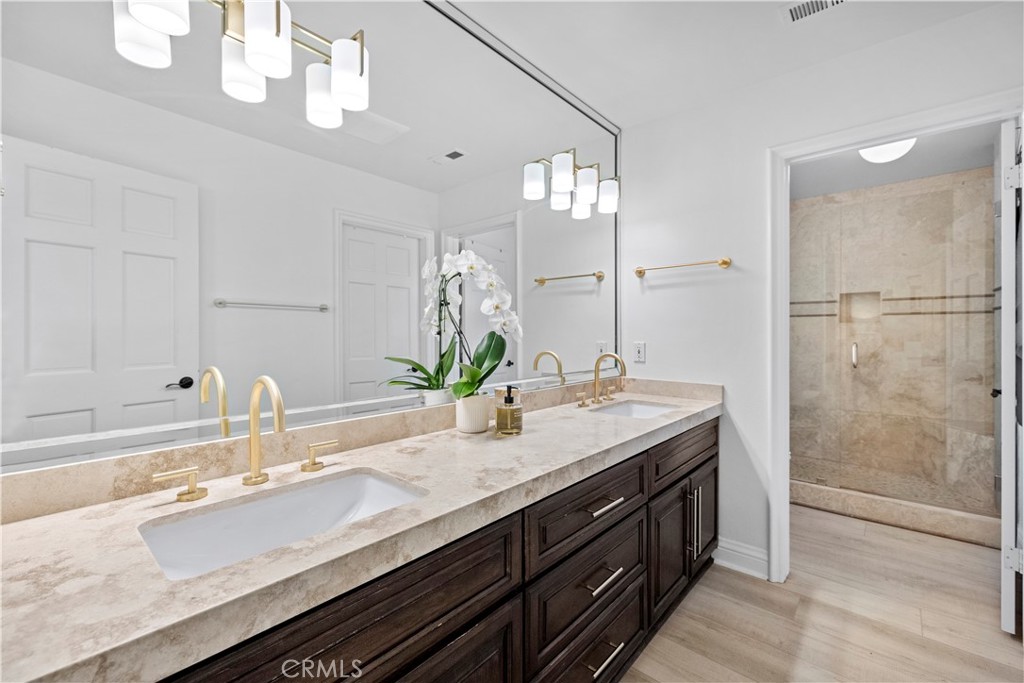 MLS #OC25225660 image #26