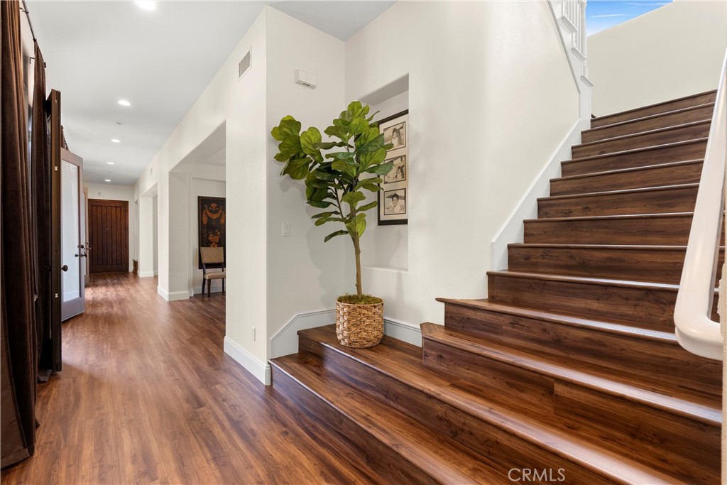 MLS #OC25225684 image #15