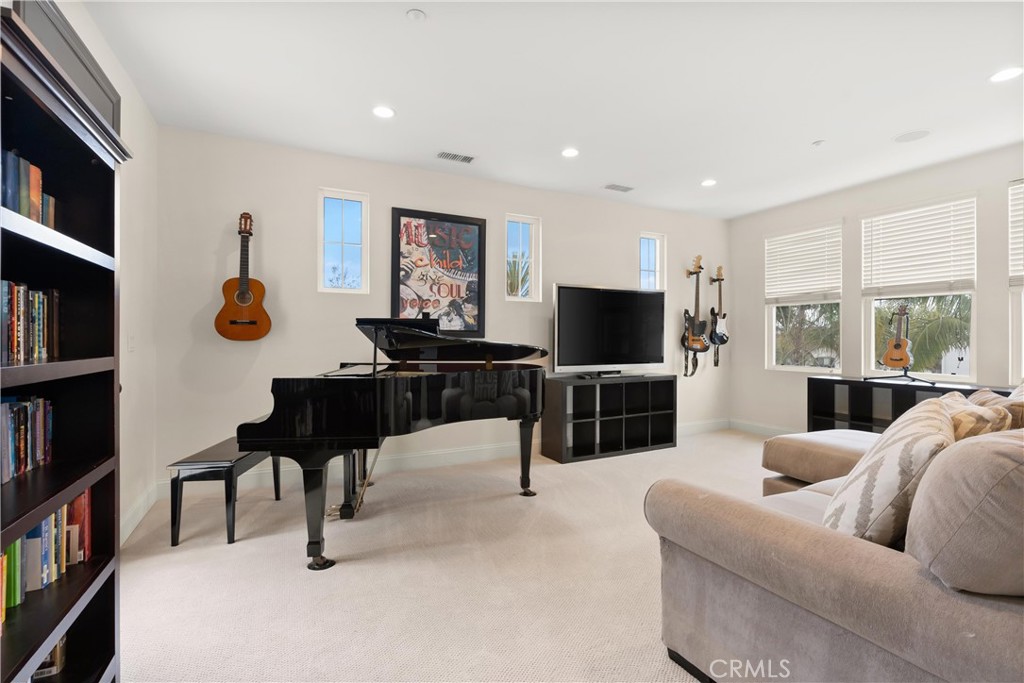 MLS #OC25225684 image #37