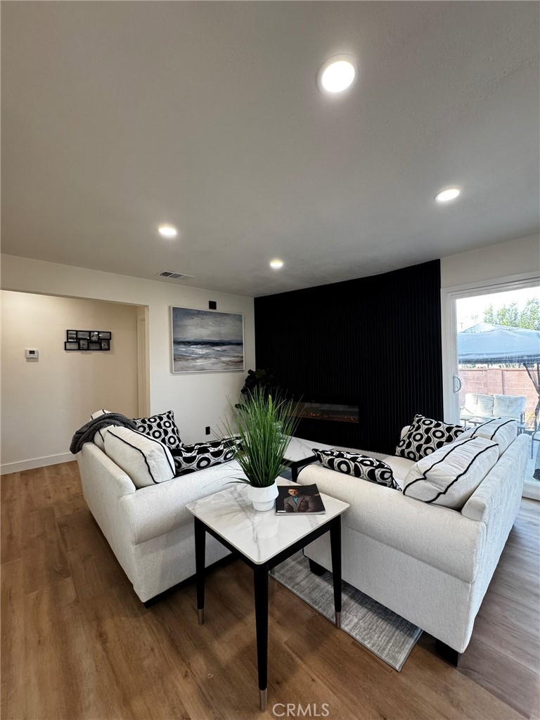 MLS #OC25225709 image #7