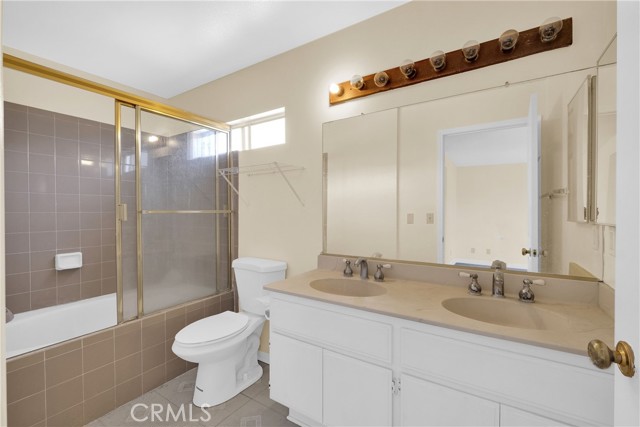 MLS #OC25225903 image #25