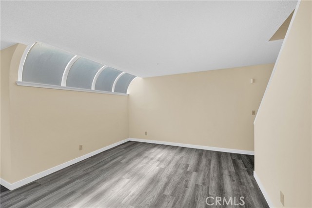 MLS #OC25225903 image #8