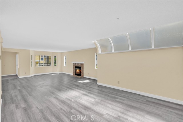 MLS #OC25225903 image #9