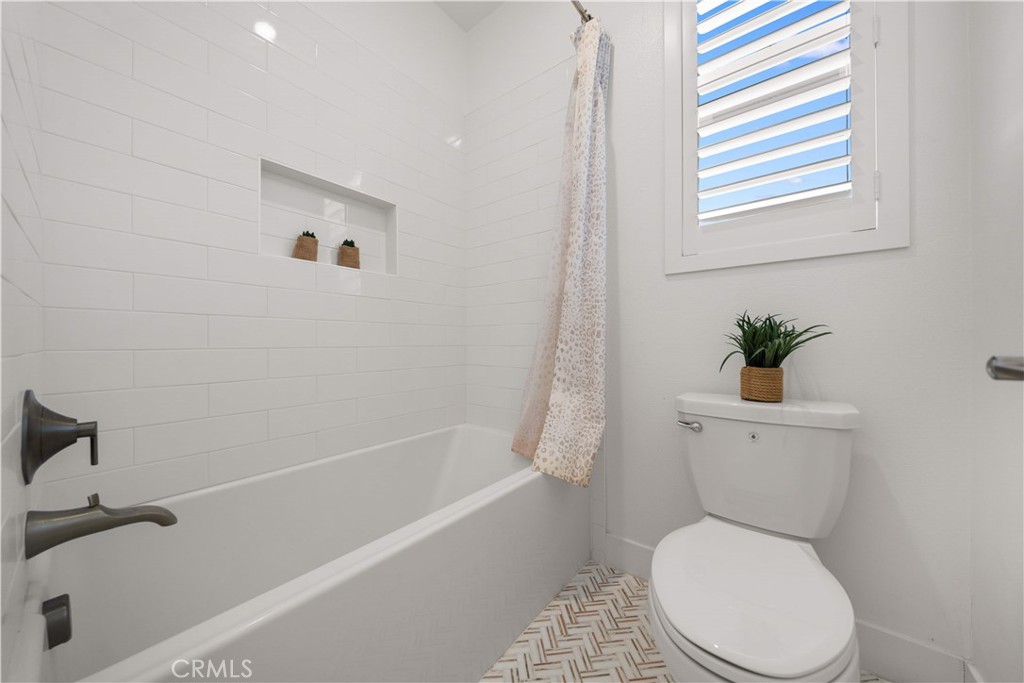 MLS #OC25225907 image #37