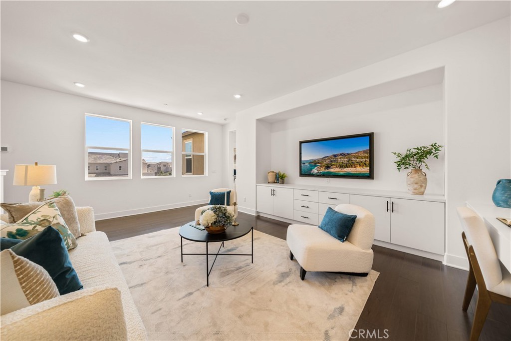 MLS #OC25225907 image #43