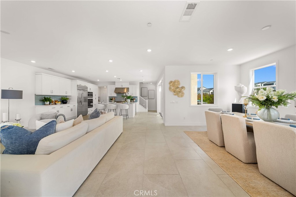 MLS #OC25225907 image #9