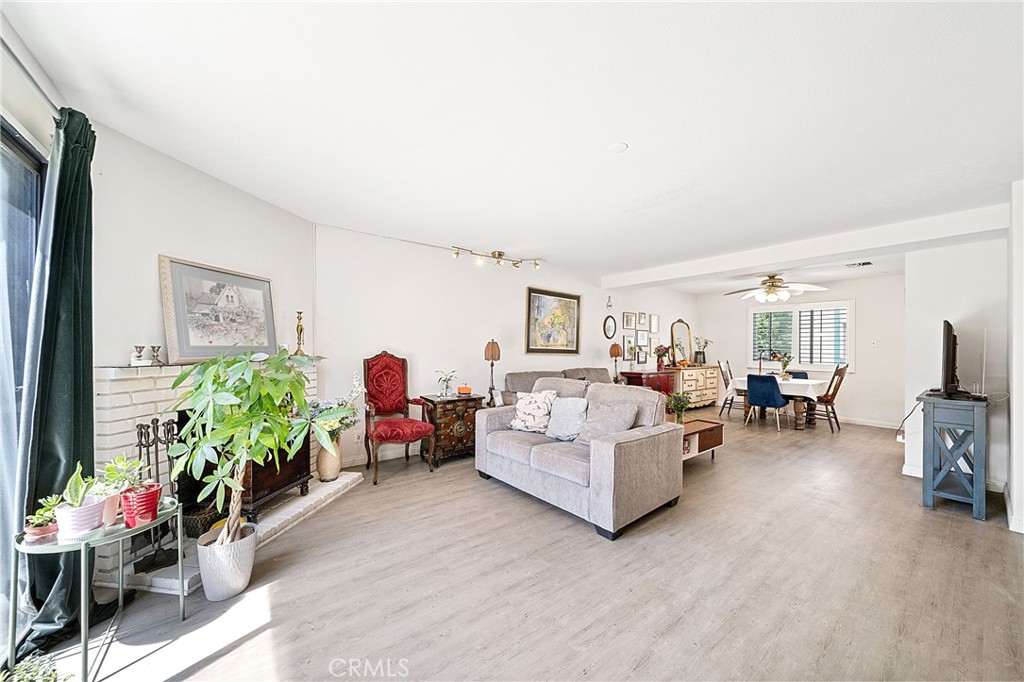 MLS #OC25225942 image #2