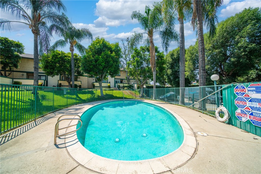 MLS #OC25225942 image #21