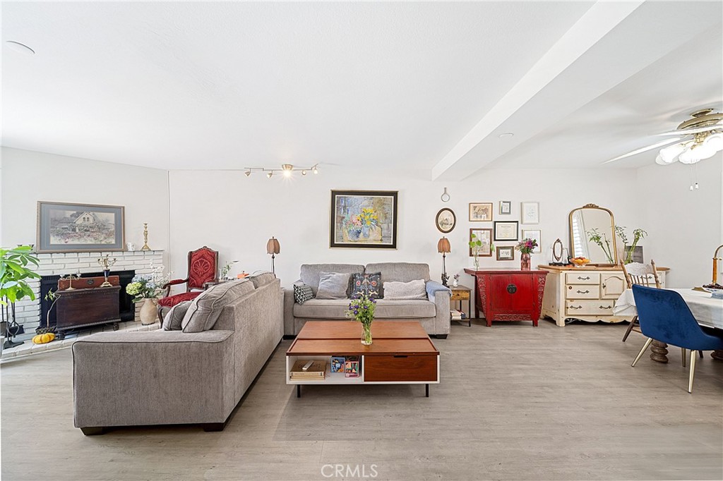 MLS #OC25225942 image #3