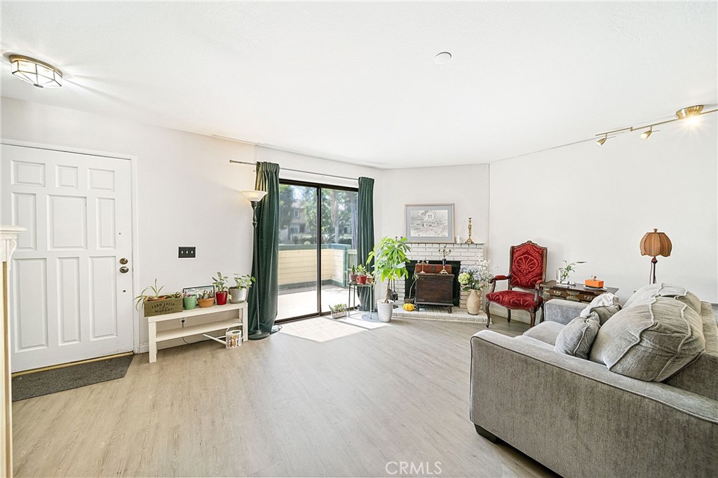 MLS #OC25225942 image #9