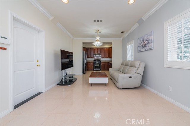 MLS #OC25226172 image #10