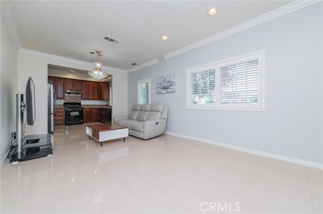 MLS #OC25226172 image #9