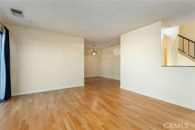 MLS #OC25226290 image #5