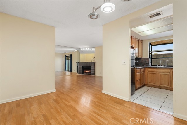 MLS #OC25226290 image #8