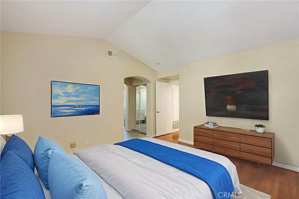 MLS #OC25226345 image #20