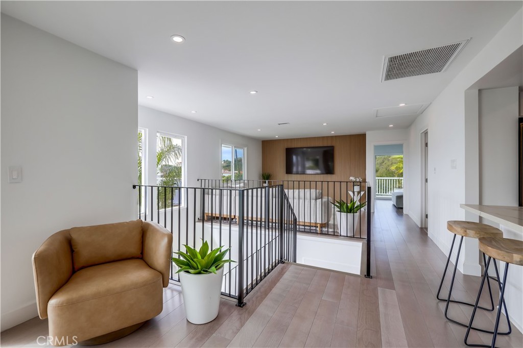 MLS #OC25226355 image #1