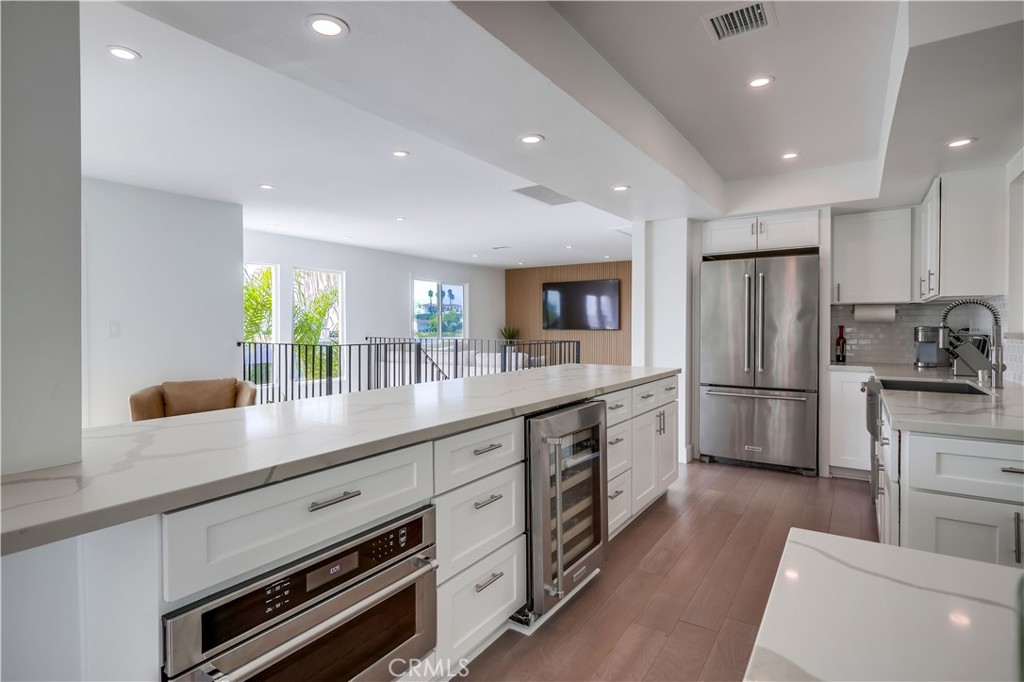 MLS #OC25226355 image #10