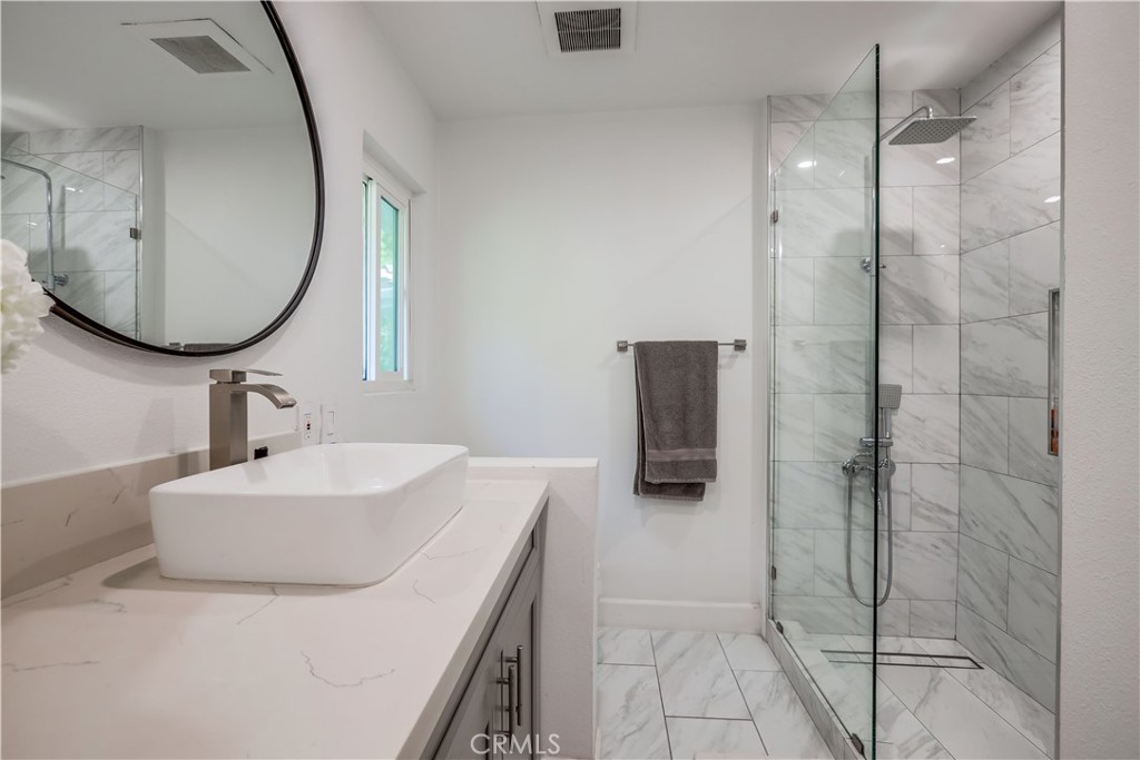 MLS #OC25226355 image #31