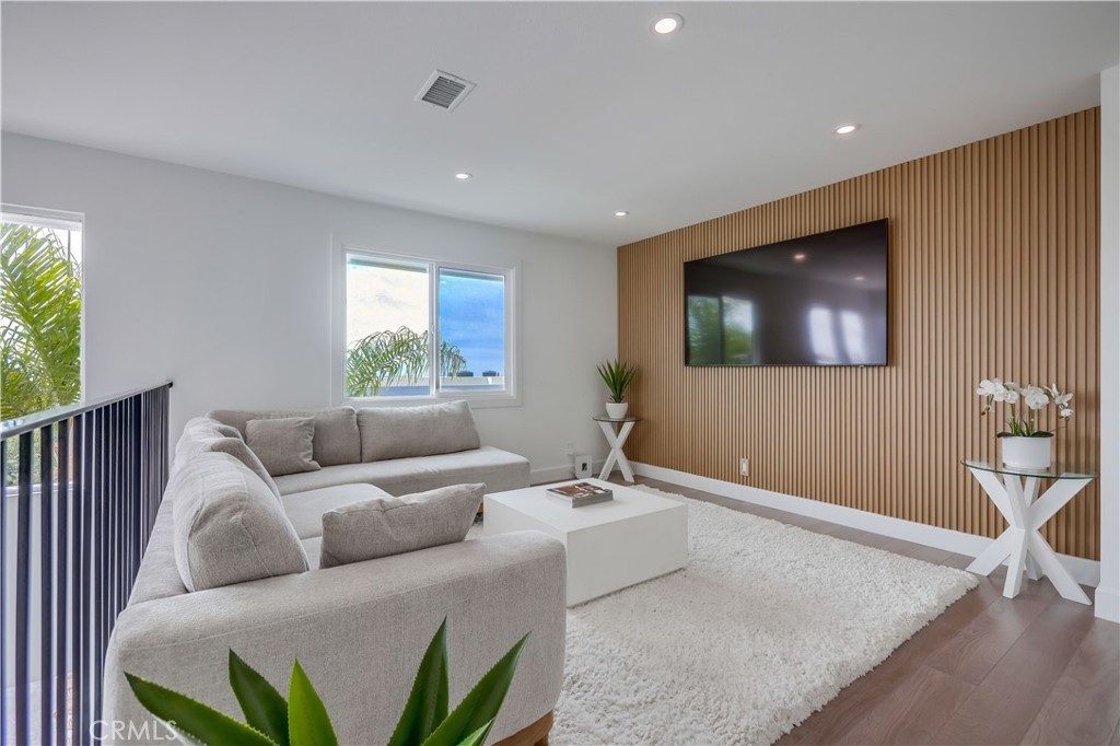 MLS #OC25226355 image #4