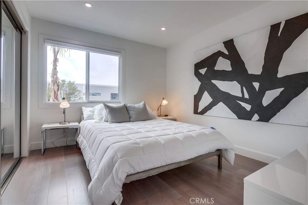 MLS #OC25226355 image #40