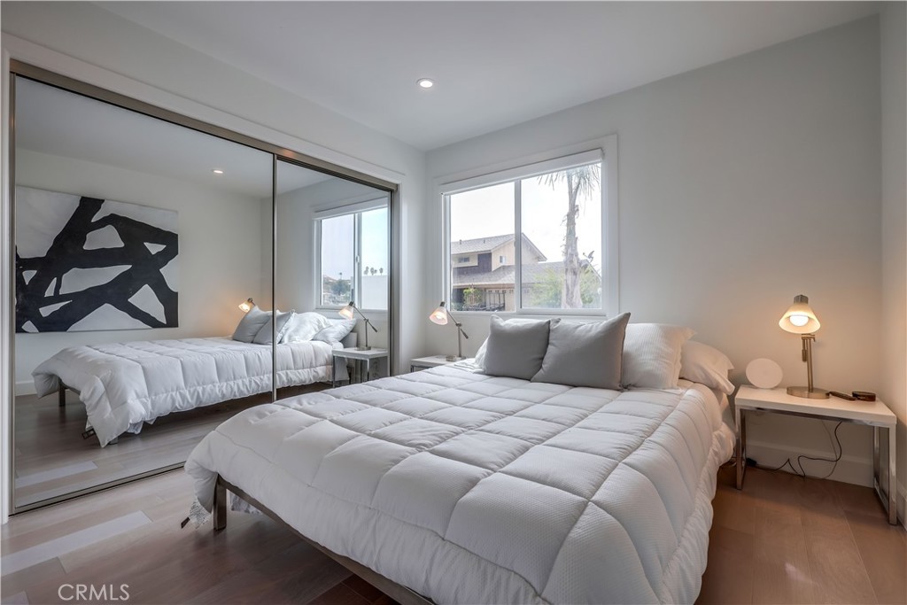 MLS #OC25226355 image #42