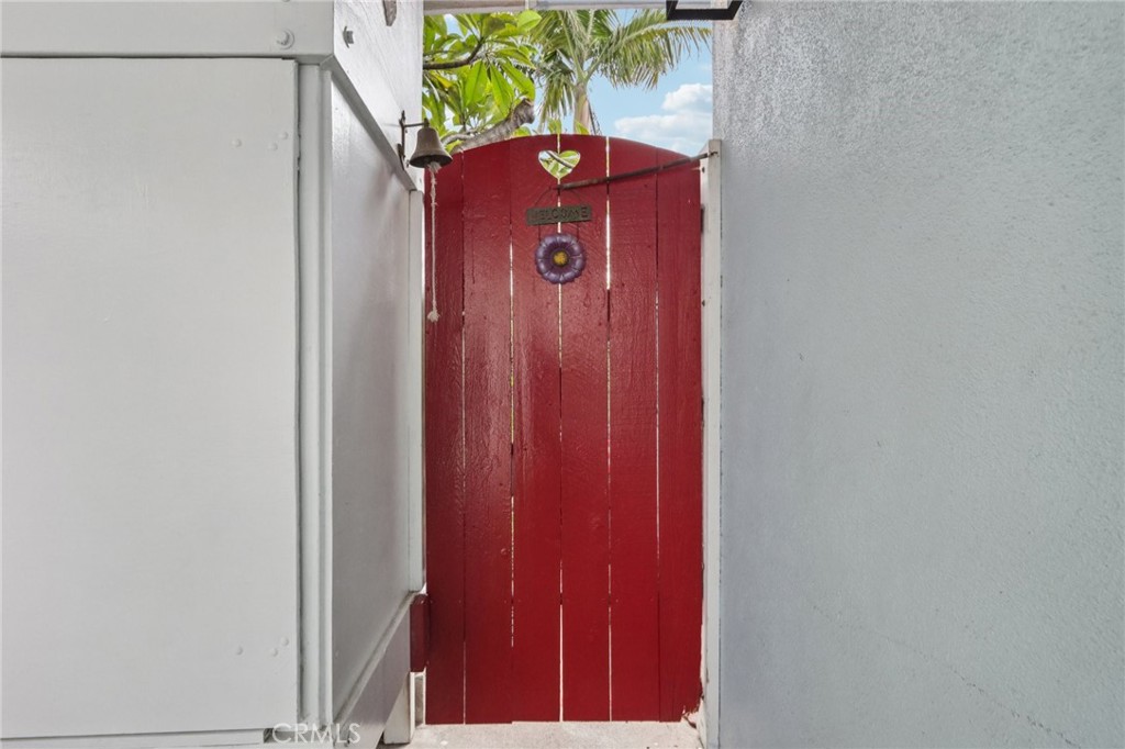 MLS #OC25226385 image #2