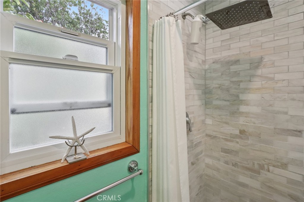 MLS #OC25226385 image #23